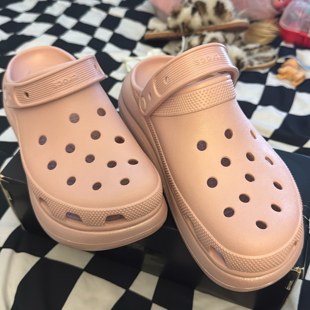 Light pink crocs